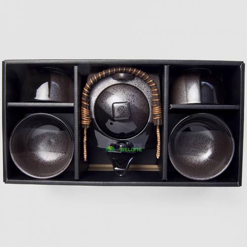 ZESTAW do herbaty: czajniczek z zaparzaczem + 4 czarki. Prod.: Japonia : IDEALNY NA PREZENT!